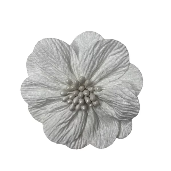 Hairclip Flor branco com missangas pérola
