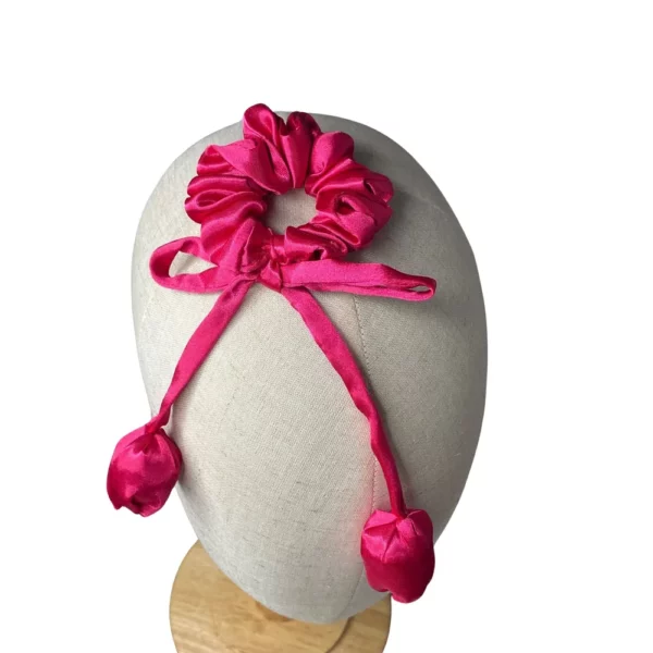 Scrunchie Tulipa rosa forte com fitas em cetim